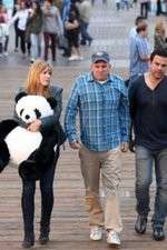 Watch Welcome to the Family Gomovies123